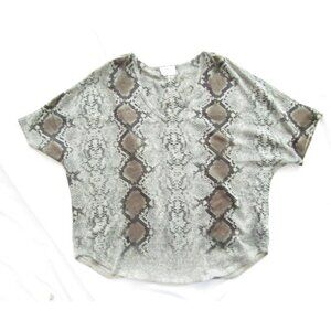 Women's Ember V Neck Snake Print Short Sleeve Pullover Sweater Size Large